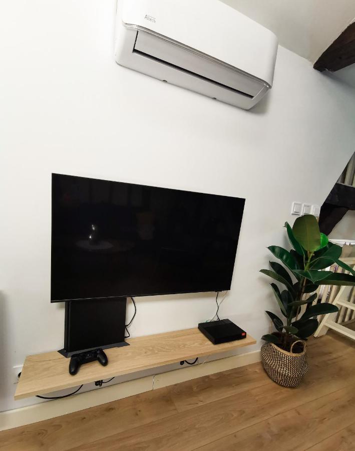 부르주 Loft Atypique Au Calme Avec Cour Privative 아파트 외부 사진