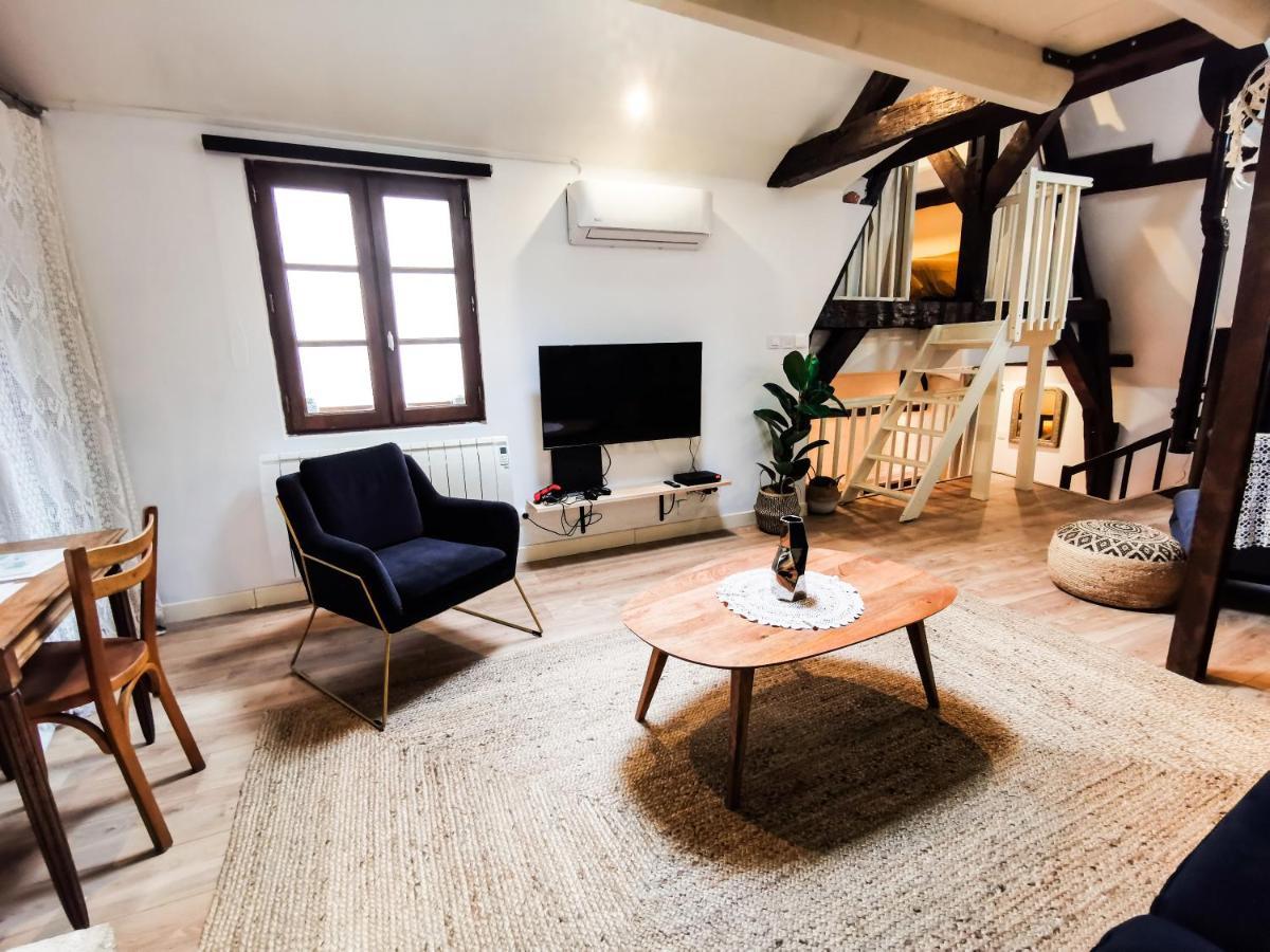 부르주 Loft Atypique Au Calme Avec Cour Privative 아파트 외부 사진